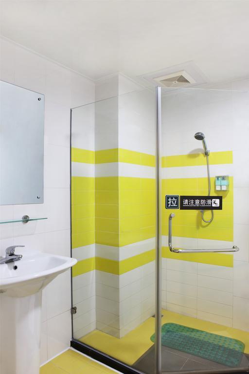 7Days Inn Qingdao Haiyunan Xinglong Road الغرفة الصورة